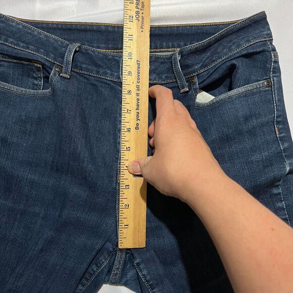 L.L.Bean Women's 10P Classic Fit True Shape High-Rise Straight Leg Jeans - Picture 7 of 12